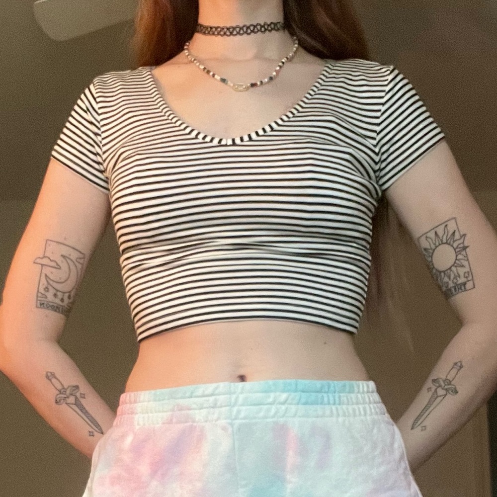🍙 Striped Crop Top
